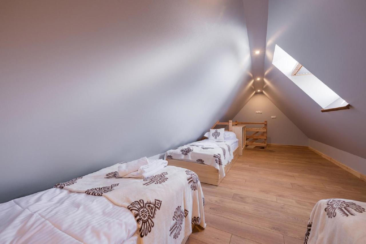 U Anusia Apartment